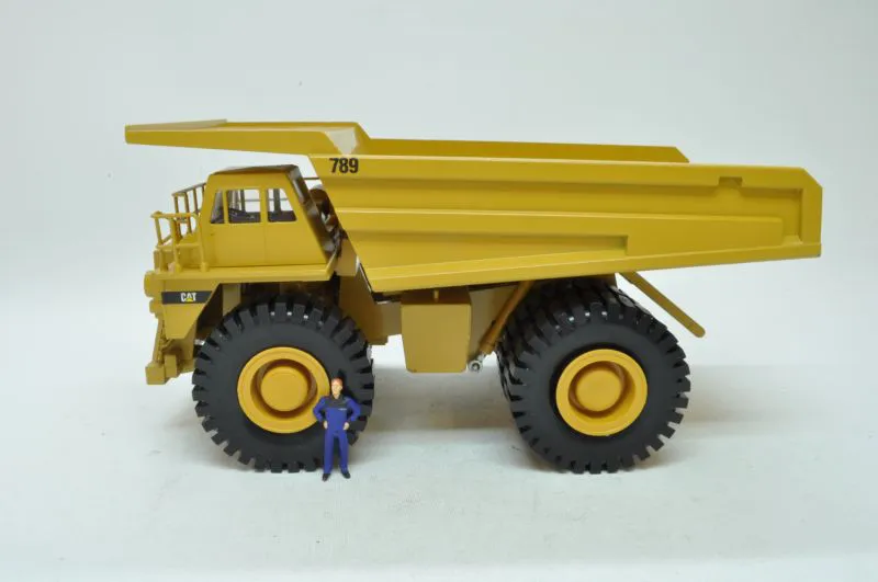 Caterpillar 789 Mining Truck