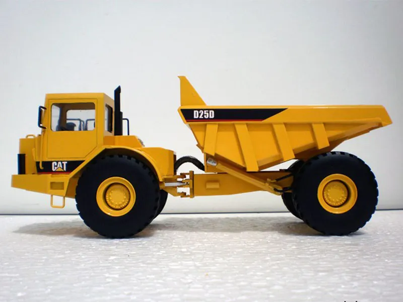 Caterpillar D25D Articulated Truck