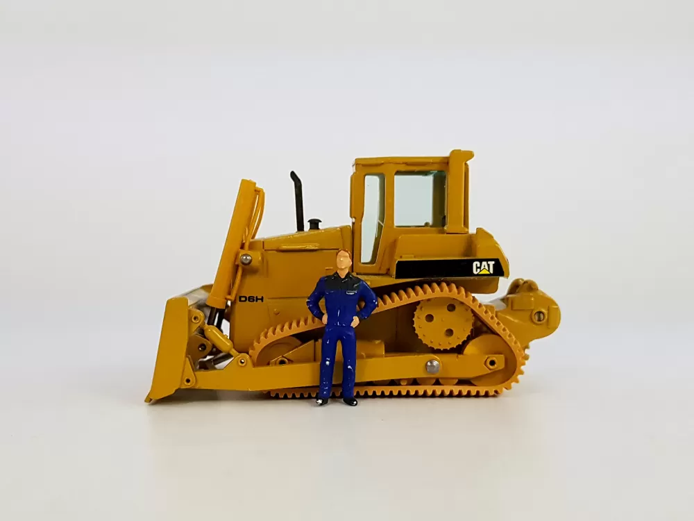 Caterpillar D6H Rupsdozer met W6F Lier