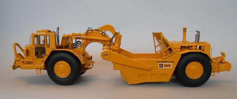 Caterpillar 637D Scraper