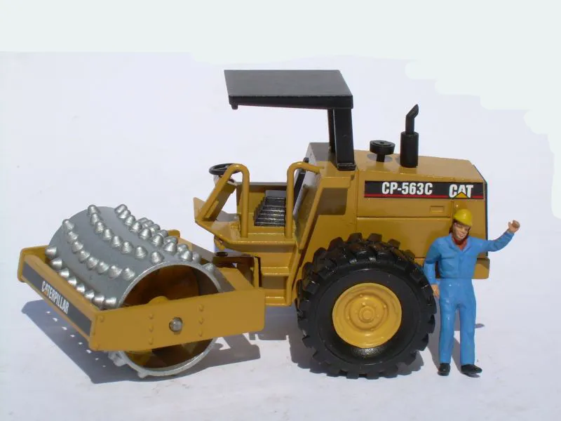 Caterpillar CP-563C Grondtrilwals