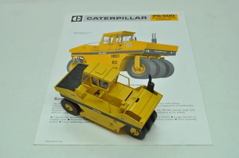 Caterpillar PS-500 Pneumatic Roller