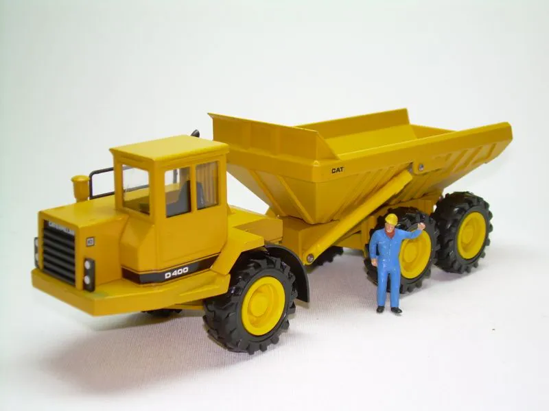 Caterpillar D400 Knikgestuurde dumptruck