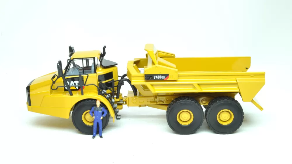 Caterpillar 740B EJ Articulated Truck