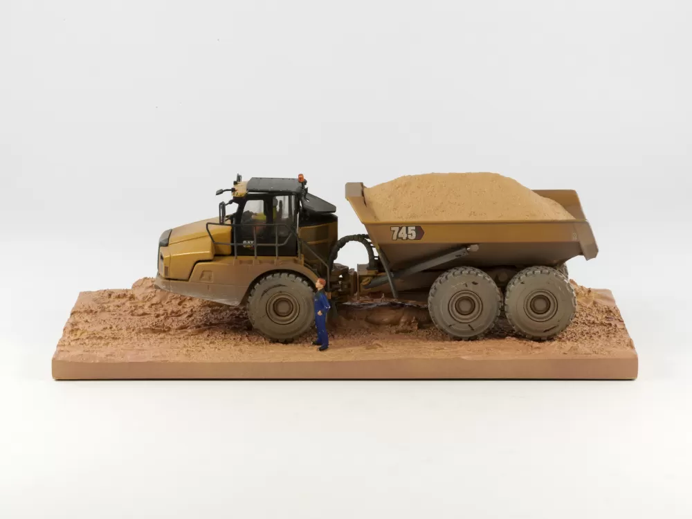 Caterpillar 745 Knikgestuurde dumptruck "WEATHERED"